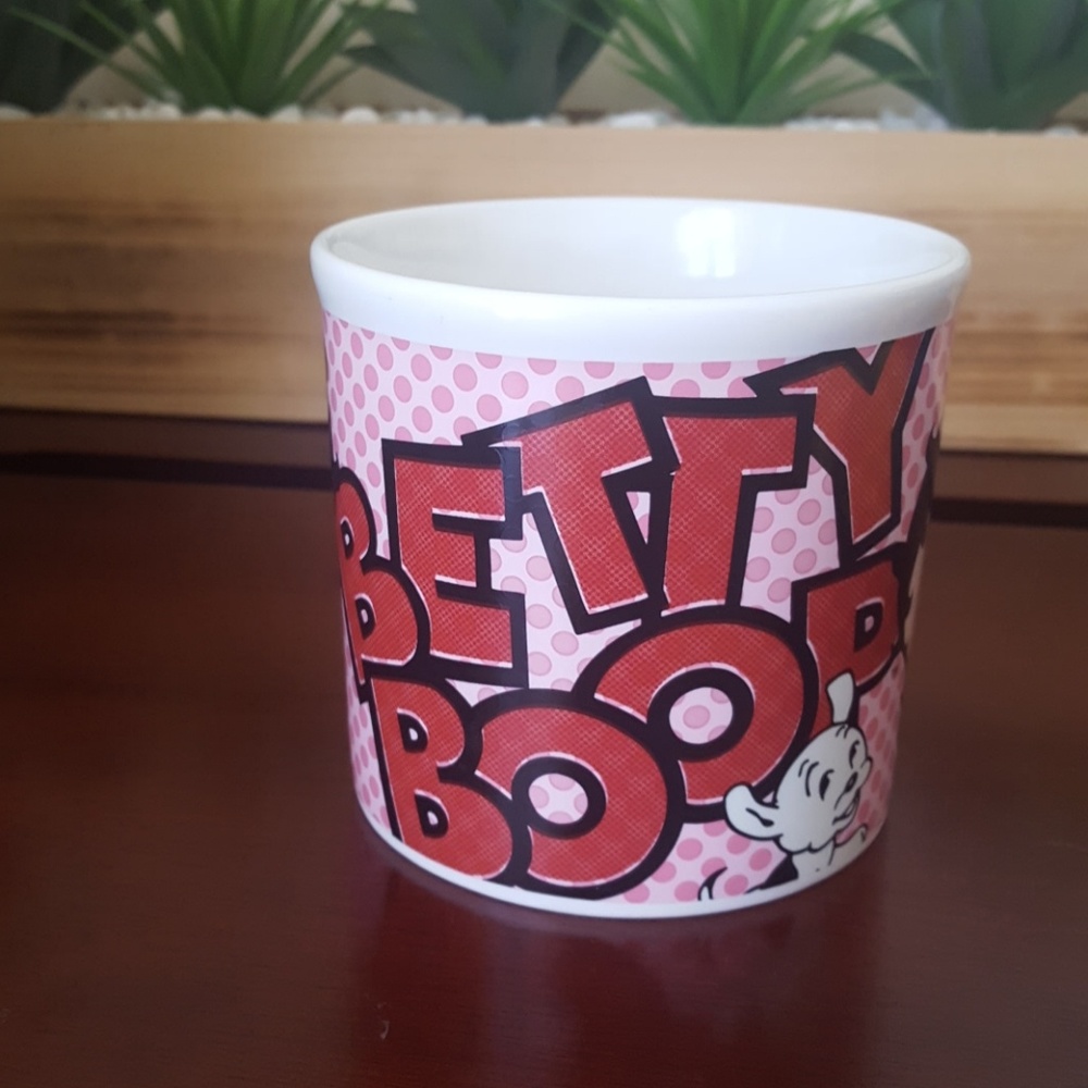 **SOLD** Betty Boop Ceramic Mug - Picture 3 of 8